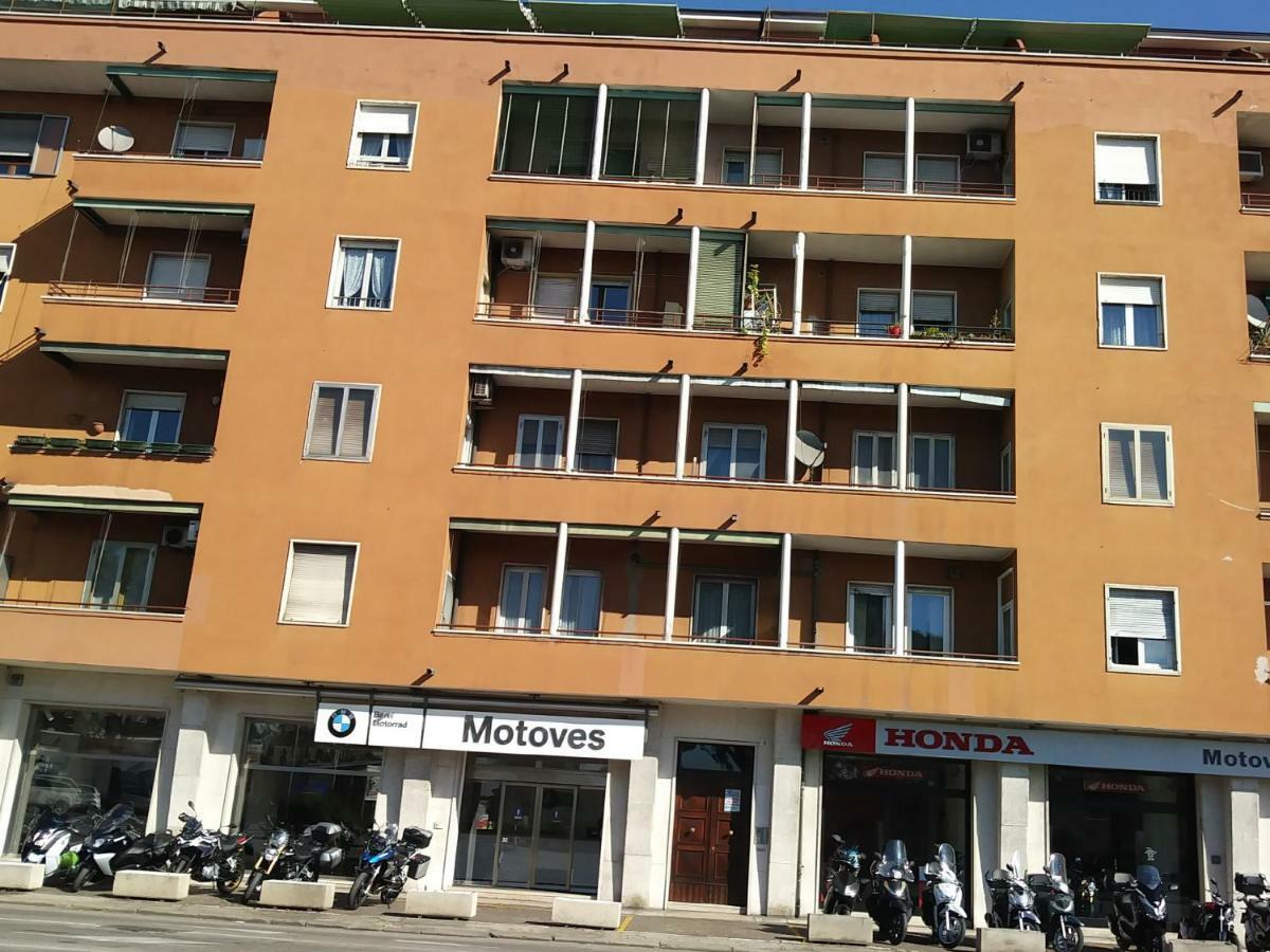 La Casa Di Varda Verona Exterior foto